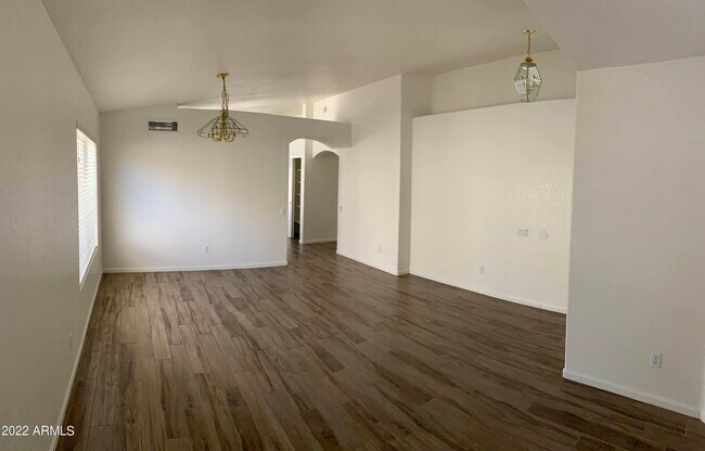 Foto del edificio - 18207 N 5th Ave