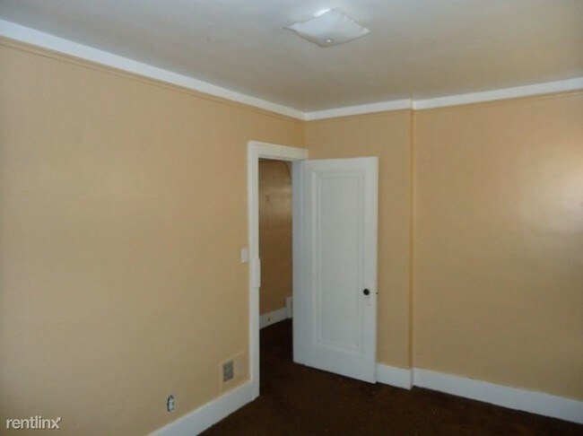 Building Photo - 6539 Rutland St