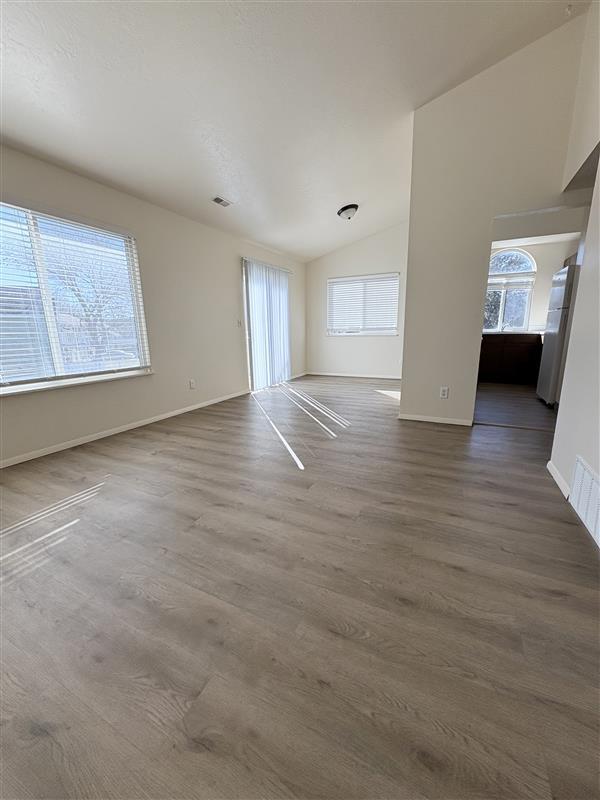 Building Photo - Country Crossing Apartments