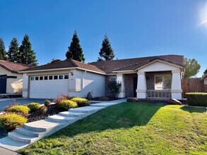 Building Photo - 5558 Sage Dr