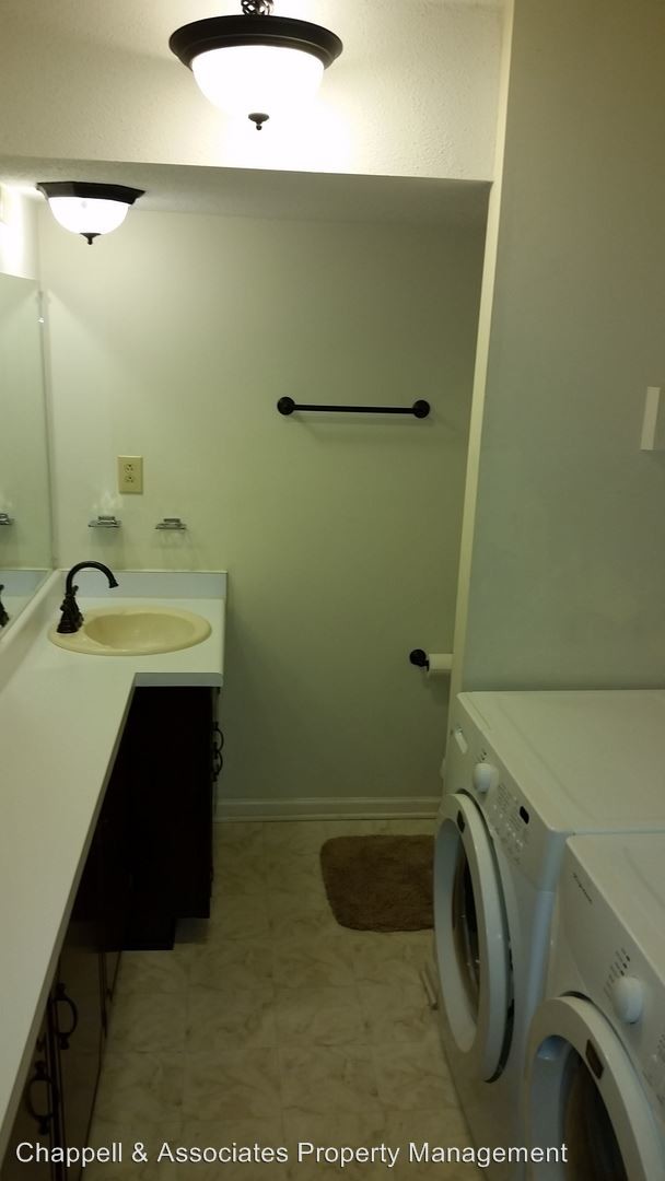 Foto del edificio - 2 br, 1.5 bath House - 939 Kingsbury DR #D
