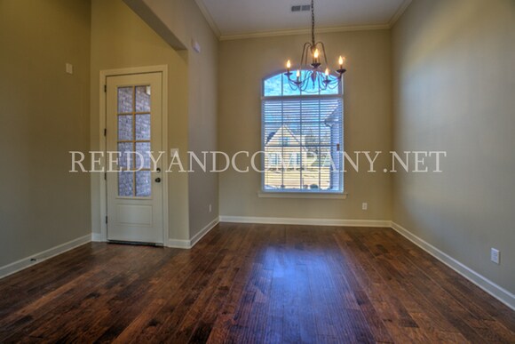 Foto del edificio - 5455 Meadowbriar Trl