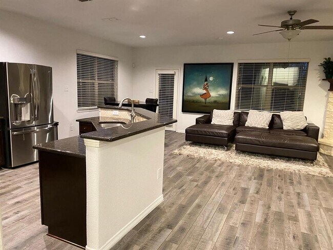 Foto del edificio - 5446 Little Creek Ct