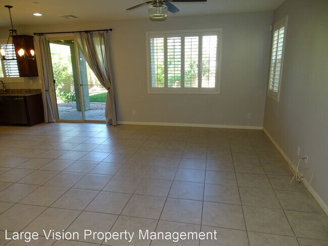 Building Photo - 3 br, 2.5 bath House - 833 N Water Street ,