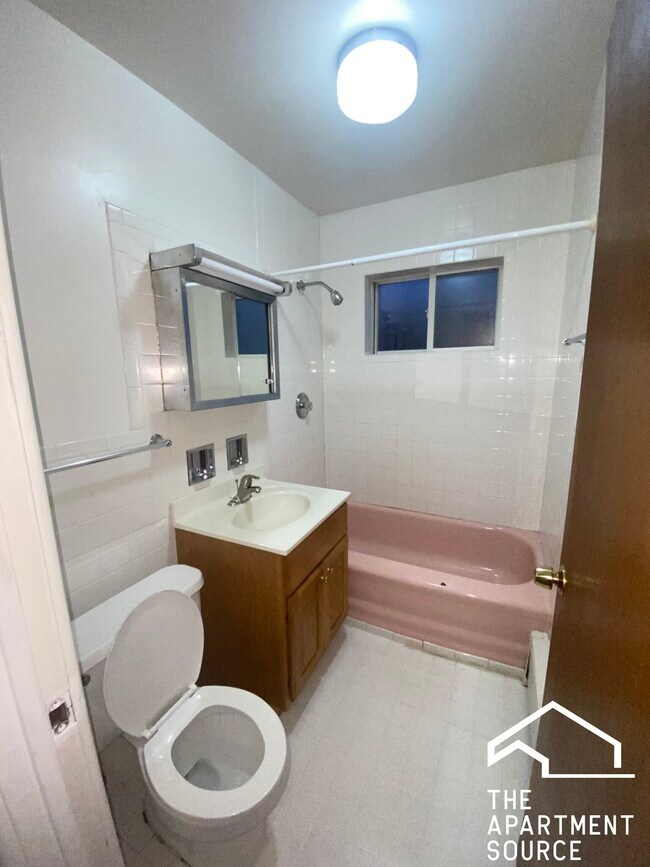 Foto del edificio - 8258 Niles Center Rd