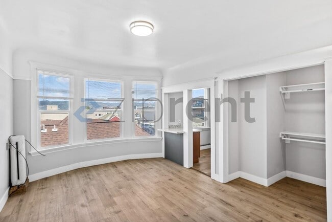Building Photo - Unit 411