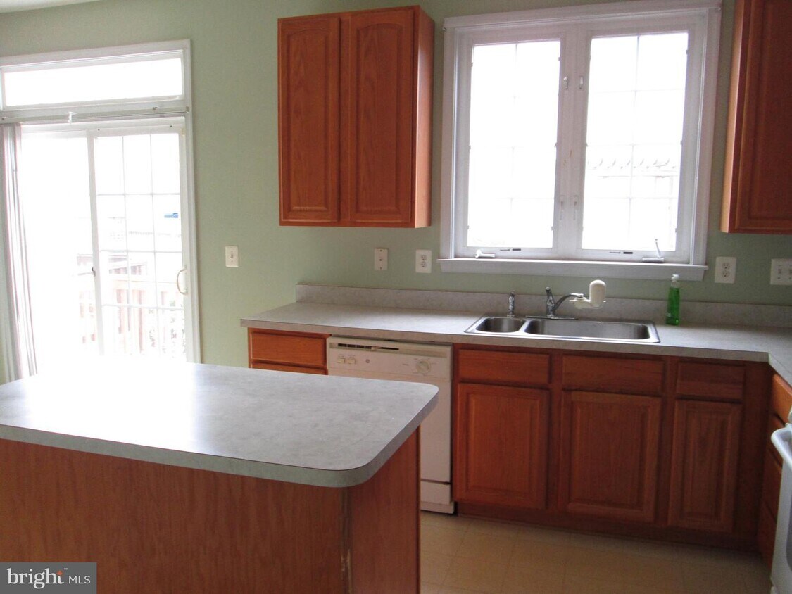 2425 Ogden Square, Gambrills, MD 21054 Townhouse for Rent in