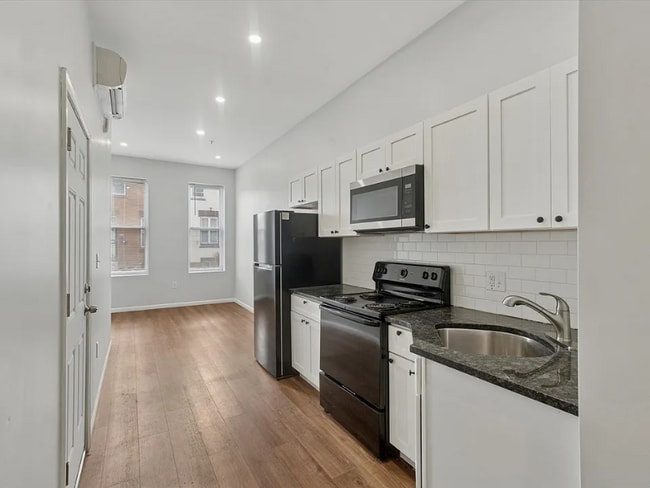 Photo - 1211 W Cambria St Apartment