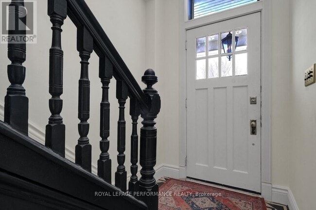 Building Photo - 44 Queen Mary St