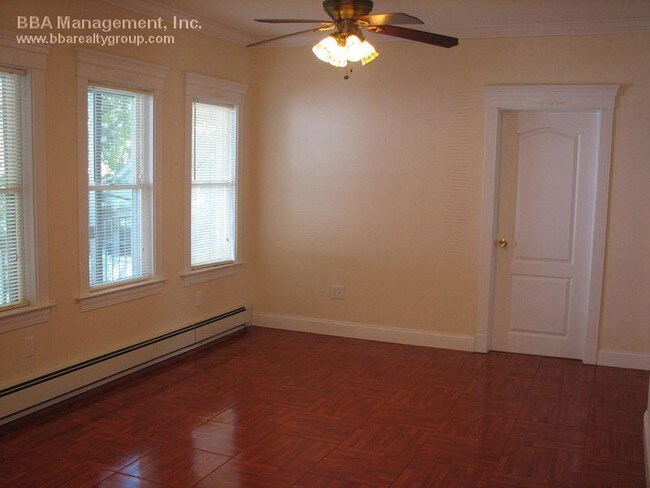 Building Photo - 6 Delaware Pl