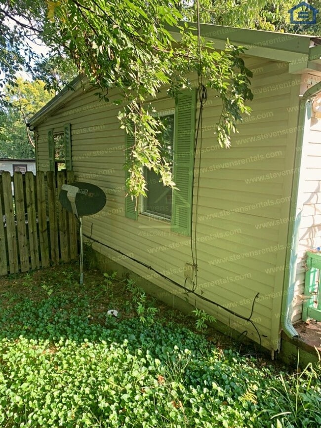 Building Photo - 3015 Sunset Ave