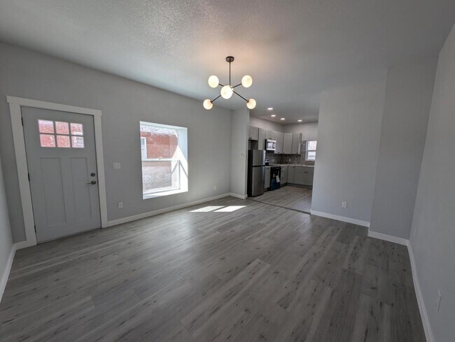 Foto del edificio - 323 N 4th St