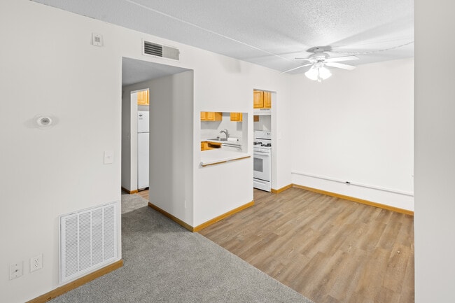 2 Bedroom - End Unit Layout - Rosewood West