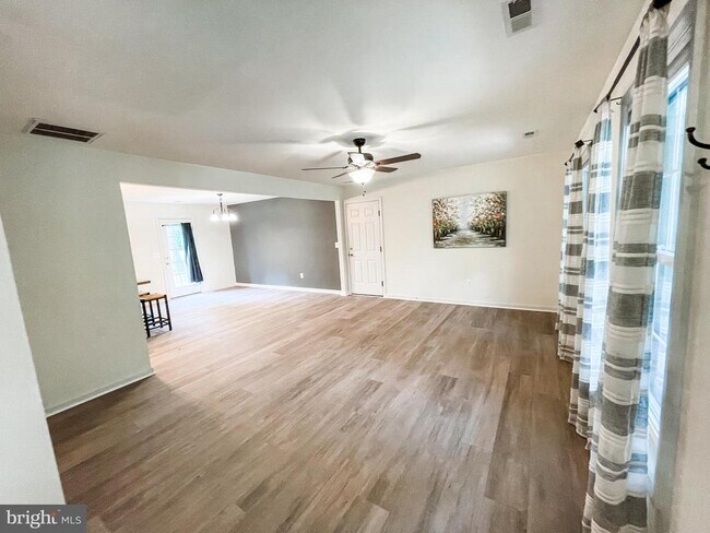 Foto del edificio - 18162 White Tail Way