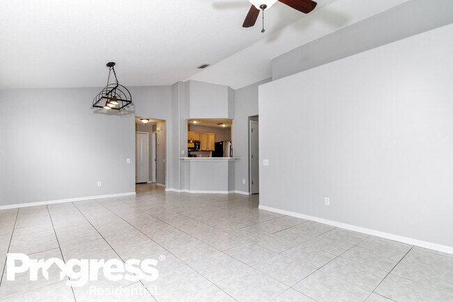 Building Photo - 12615 Midpointe Dr