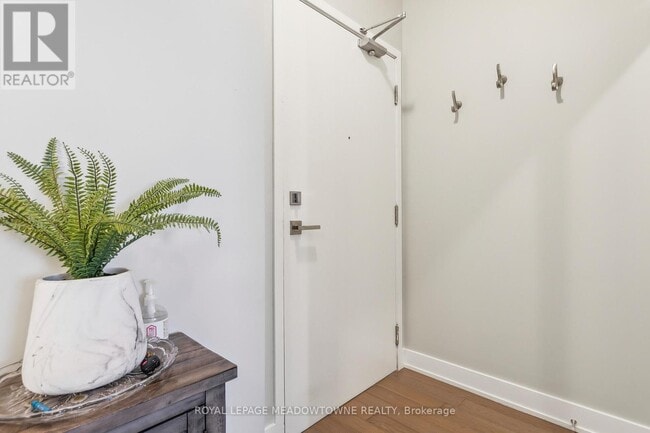Building Photo - 4055 Parkside Village Dr