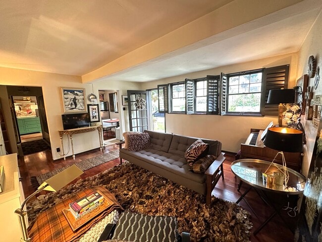 Photo - Queen Anne - Villa Costella - 1 Bedroom / ... Apartment