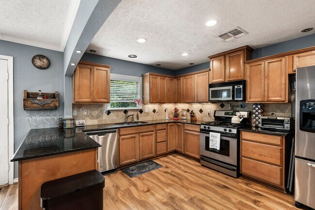 Foto del edificio - 1034 Nashua St