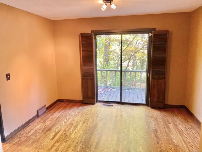 Foto del edificio - 1031 Howe Ave