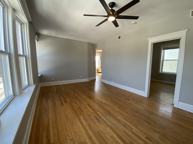 Building Photo - 1350 N Keeler Ave