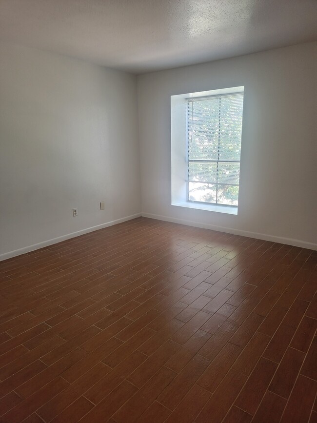 Bedroom 1 - 3015 Walnut Bend Ln