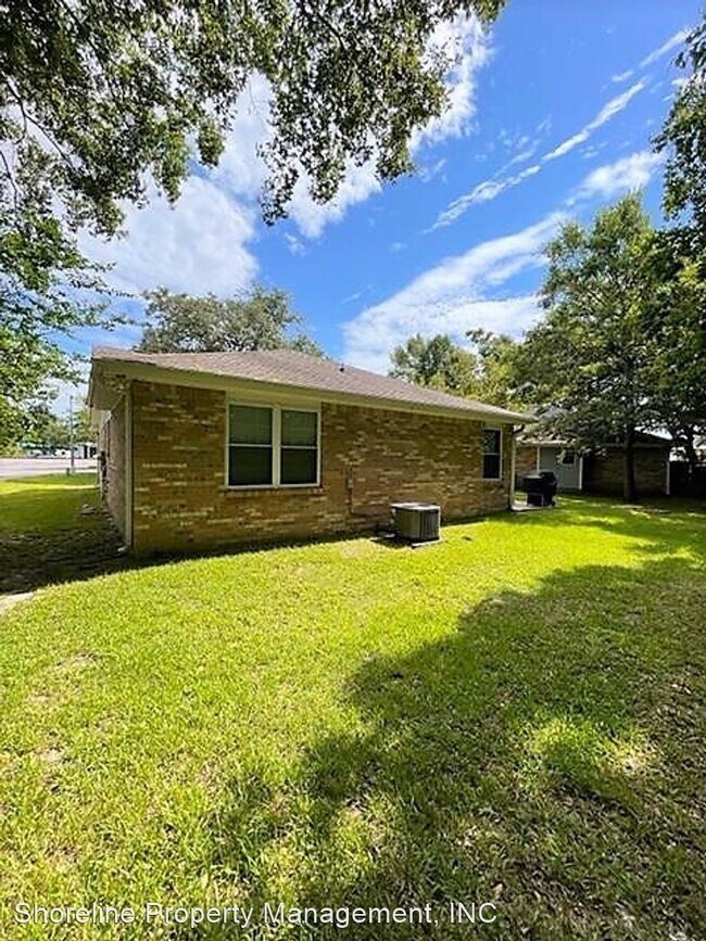Building Photo - 3 br, 2 bath House - 2908 Winthrop Circle