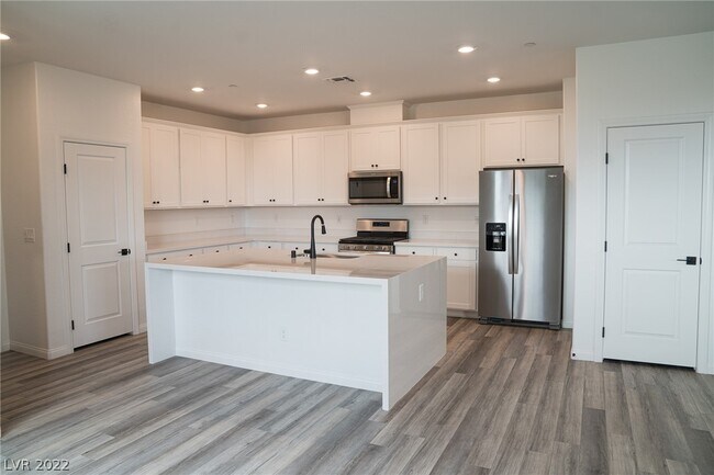 Building Photo - 11585 Alpine Cove Ave