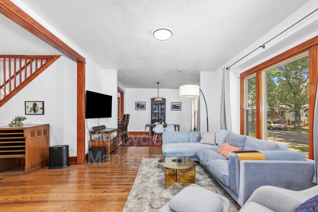 Foto del edificio - 1355 Bemis St SE