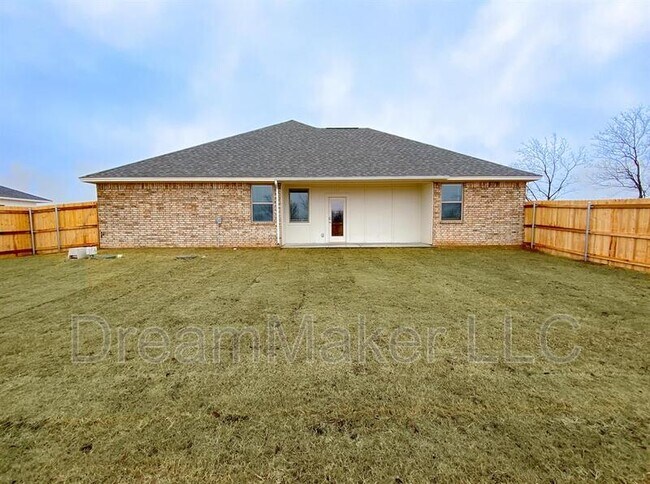 Building Photo - 992 Flowers Dr