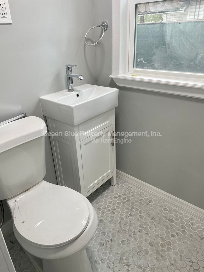 Foto del edificio - 2010 E Waters Ave