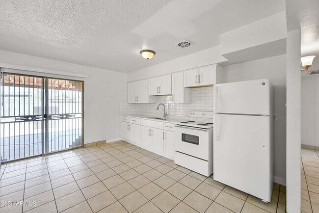 Foto del edificio - 3 bedroom