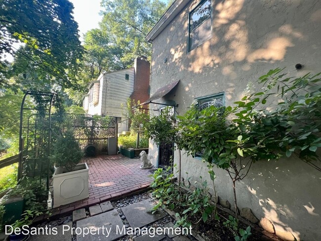 Building Photo - 1 br, 1 bath House - 17 Prospect Street