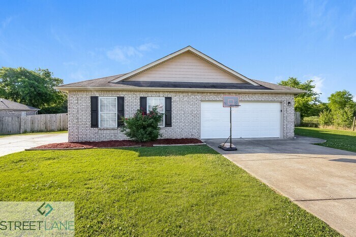Primary Photo - Charming 3 Bedroom in Gallatin!