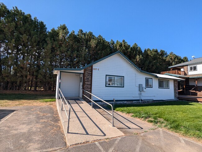Foto del edificio - 8483 N W Lone Pine Rd