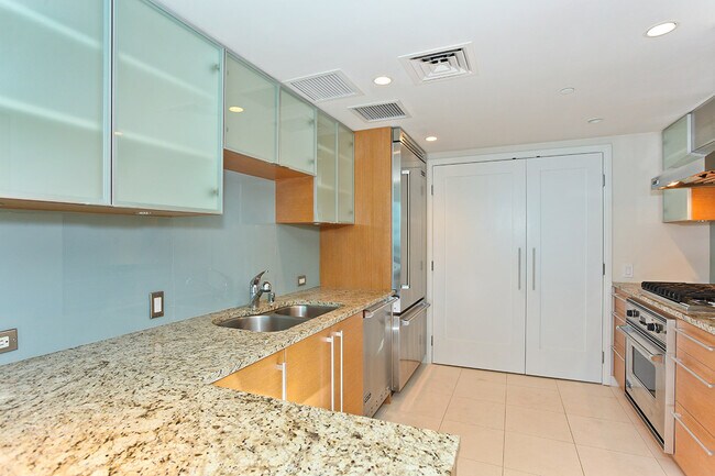 Foto del edificio - Luxurious Living at Ko'olani