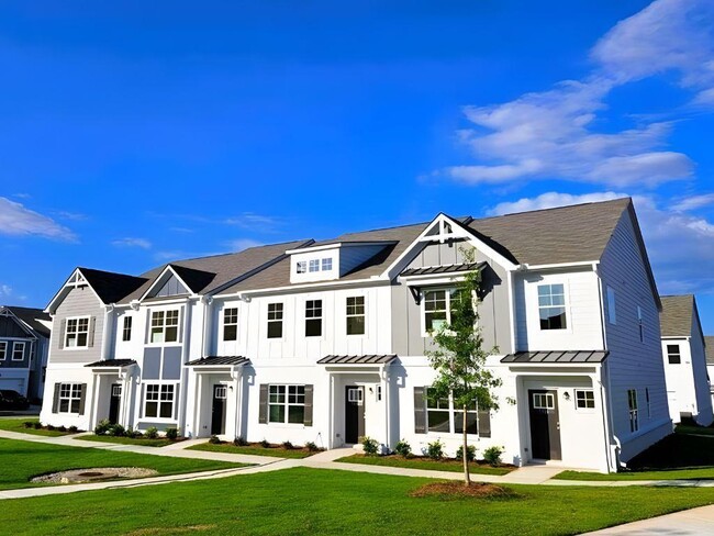 Building Photo - 2024 Woodbine Wy