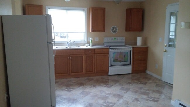 kitchen/ dining - 905 State Fair Blvd