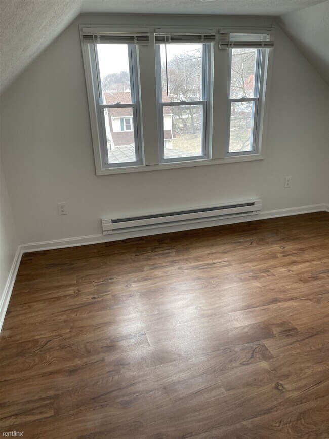 Foto del edificio - 1 br, 1 bath Triplex - 1868 Haldane Road 1...