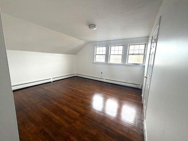 Living room - 4 Fossa Ave