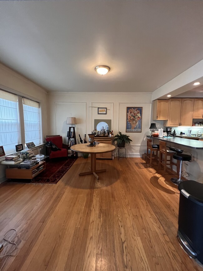 Foto del edificio - 4302 N Ashland Ave