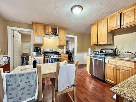 Building Photo - 8 Eldora St