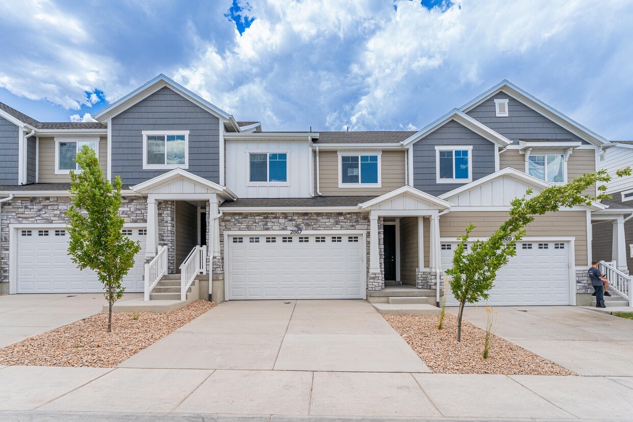 Primary Photo - 2867 Blue Dawn Ln