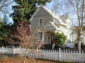 Building Photo - 816 Madison St