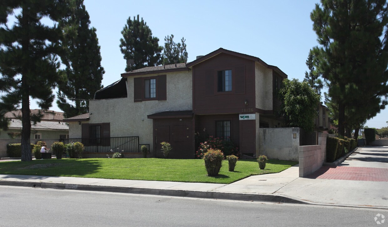 Foto del edificio - 11126 Elliott Ave