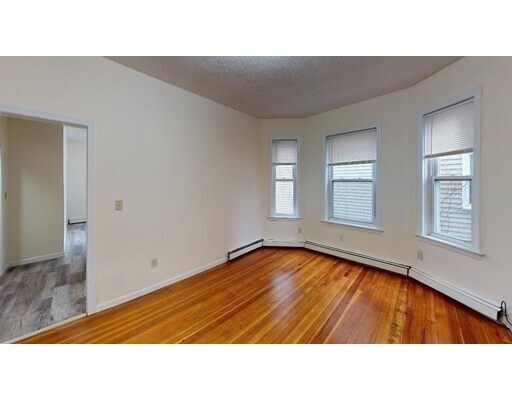 Building Photo - 163 Hichborn St