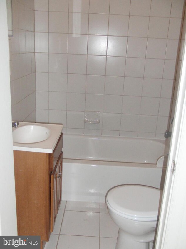 Foto principal - 7850 Oxford Ave