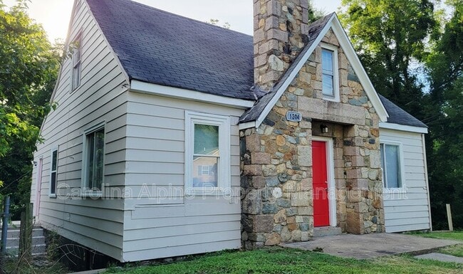 Building Photo - 1204 Asheboro St