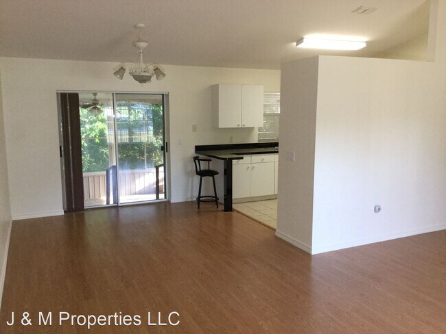 Building Photo - 3 br, 2.5 bath House - 2421 Omaha Dr
