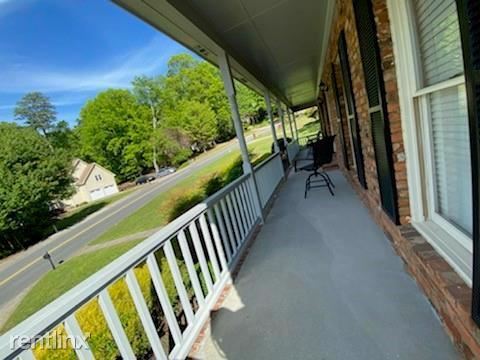 Foto del edificio - 995 Laurel Springs Ln SW