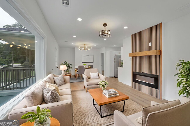 Building Photo - 808 S Park Dr